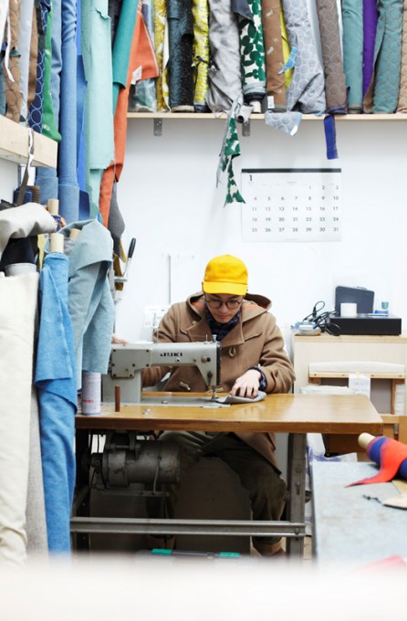 張替作業をするアライさん